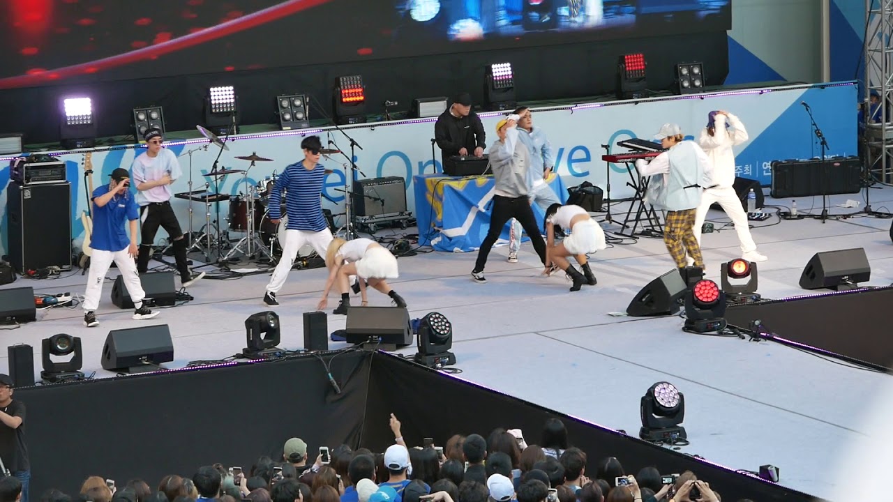 2018 AKARAKA : 지코 (ZICO) - Boys And Girls + 유레카 (Eureka) + 말해 Yes Or No