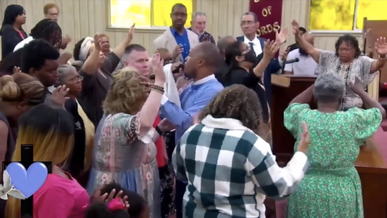 Eld. Denzeil Tubbs preaching: 