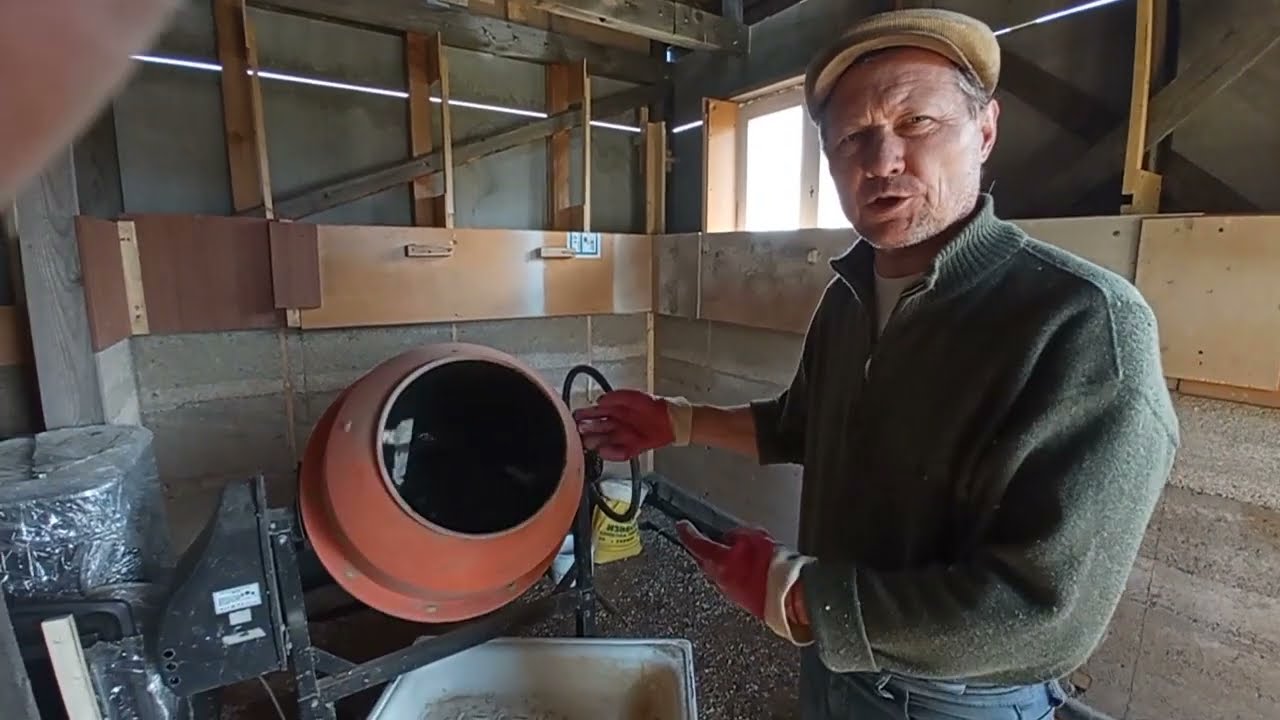 Закладка опилкобетона в каркас бани. Новый сезон.