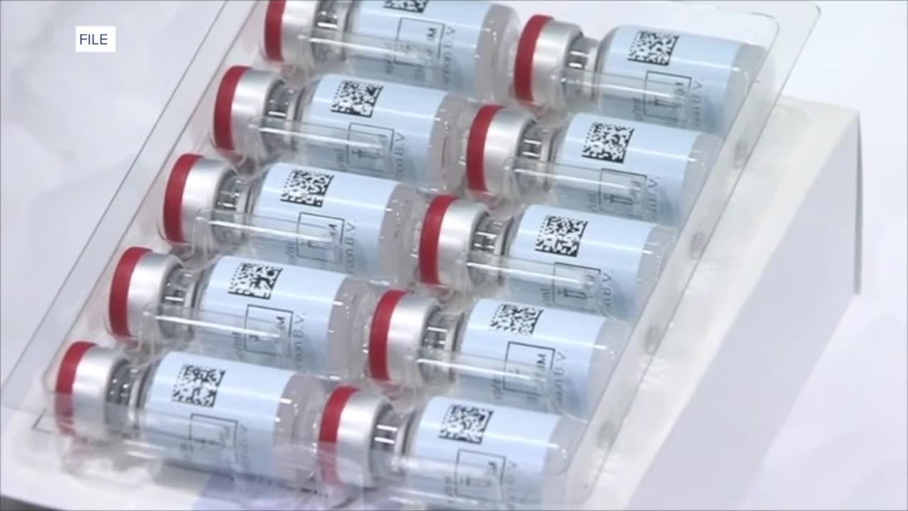 Gov. Hobbs signs executive order expanding access to COVID vaccines
