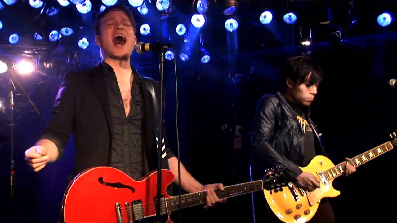 Atomic Tom - Maybe I'm Wrong - Live on Fearless Music HD