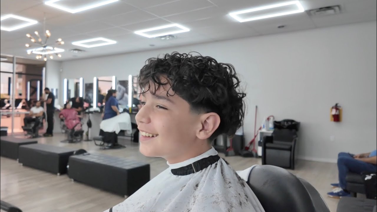 I Finally gave someone a GOOD Haircut! 💈🥳 Barber School vlog