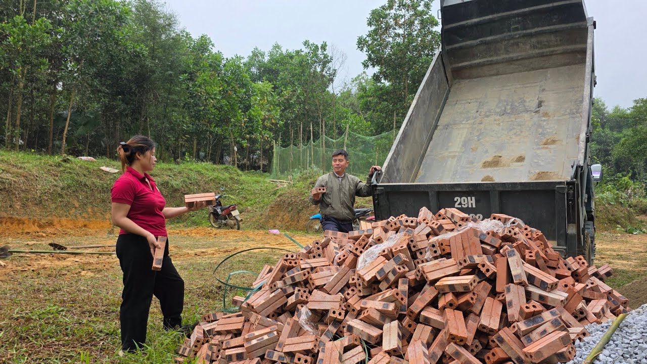 General Director/CEO Transporting construction materials for Mr. Ly Phuc Ca to build a house.