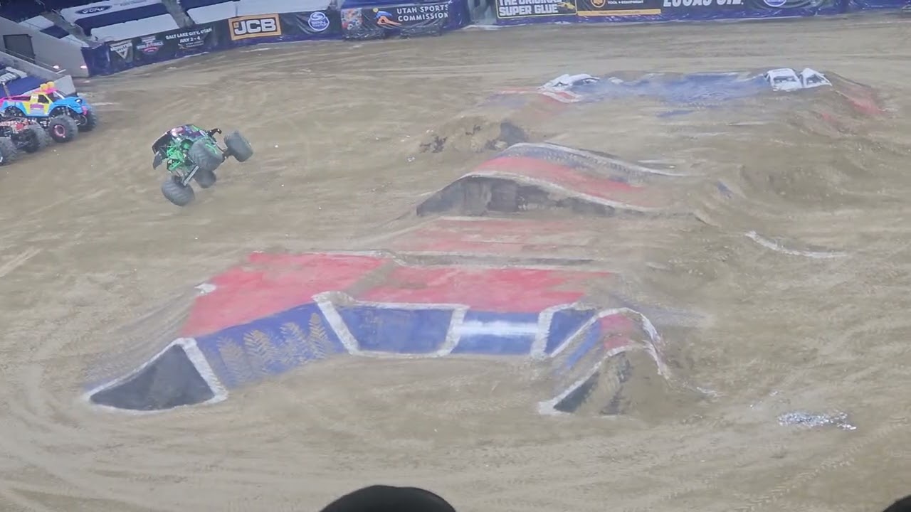 Grave digger monster truck 