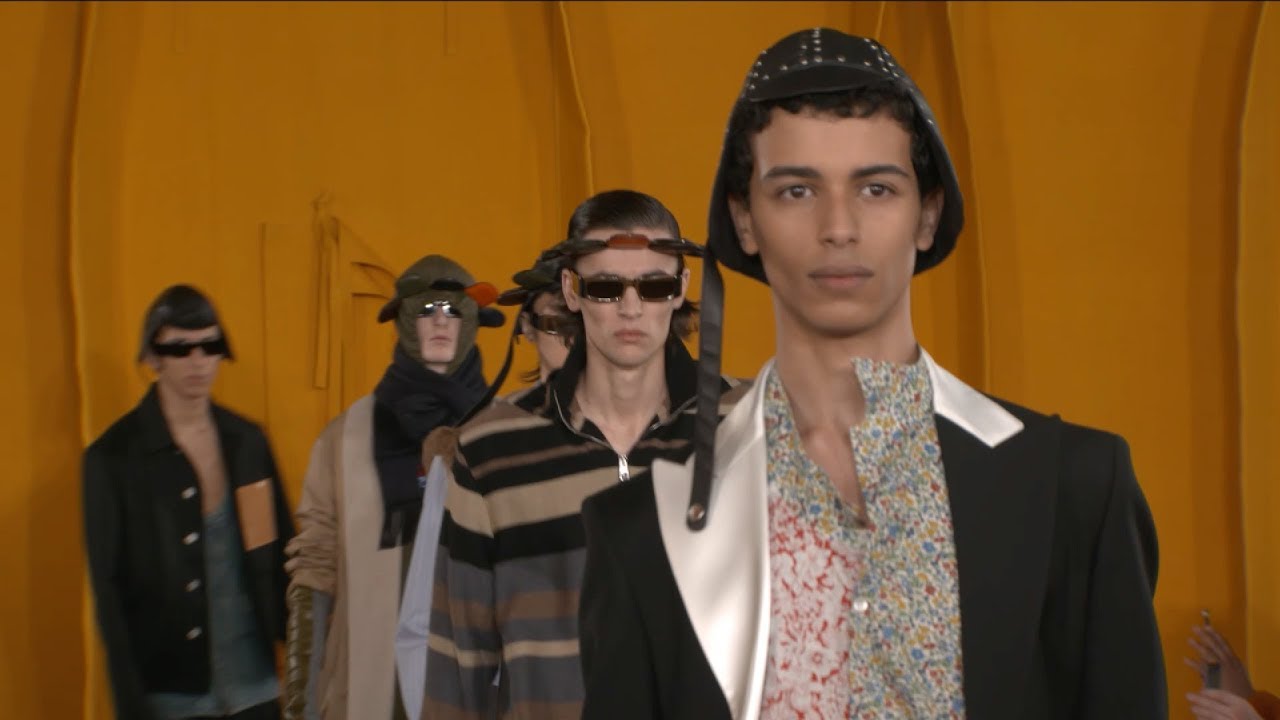LOEWE Fall Winter 2019 men's runway collection
