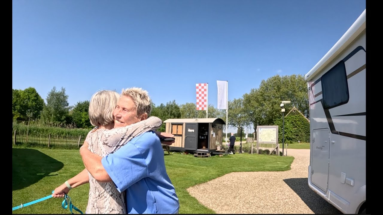Jakob en Marion arriveren  op de Landing in Nistelrode @2024#080