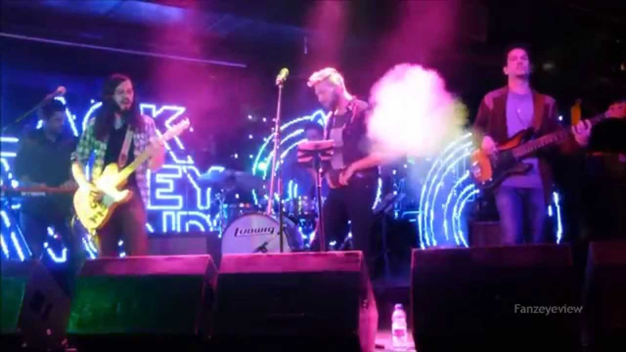 Black Valley Diamonds - Dust My Broom