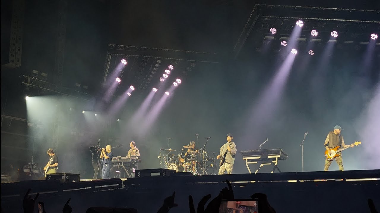 Somewhere I Belong | Linkin Park Live in Bangalore (Opening Song)