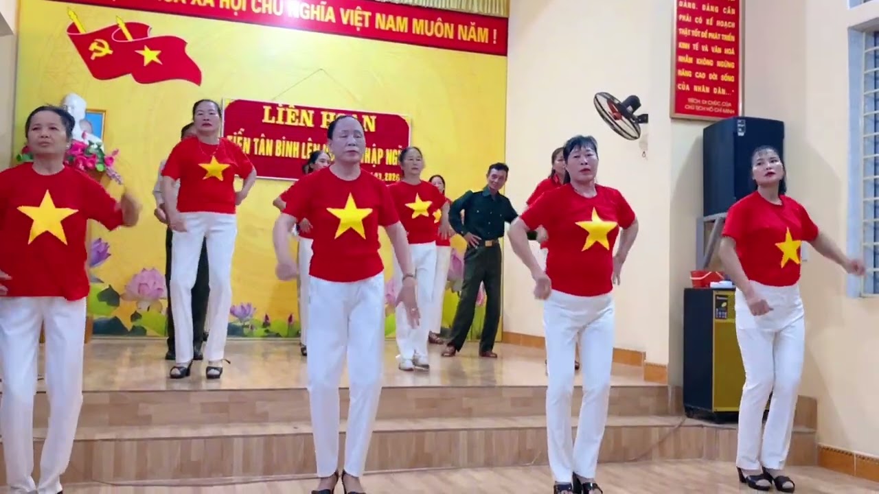 Đồng trang liên hoan tiễn tân binh lên đường nhập ngũ 