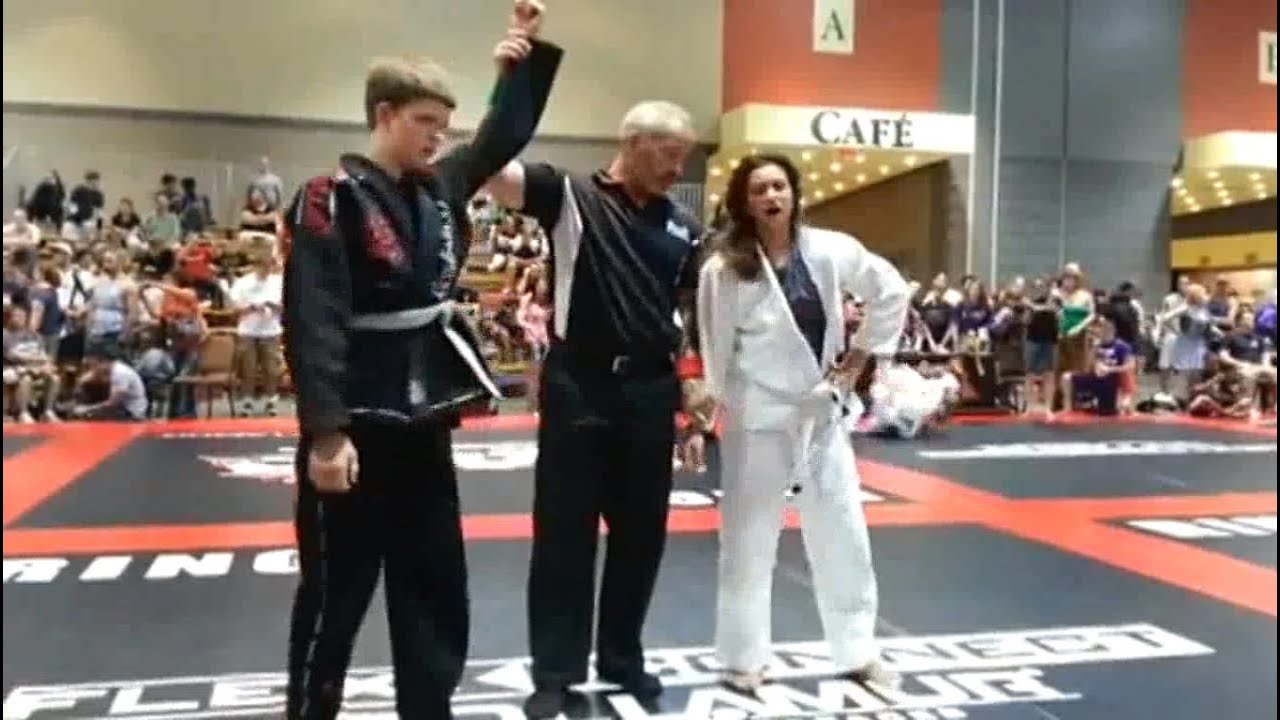 Boys Defeat girls in Brazilian Jiu Jitsu ( 9 )