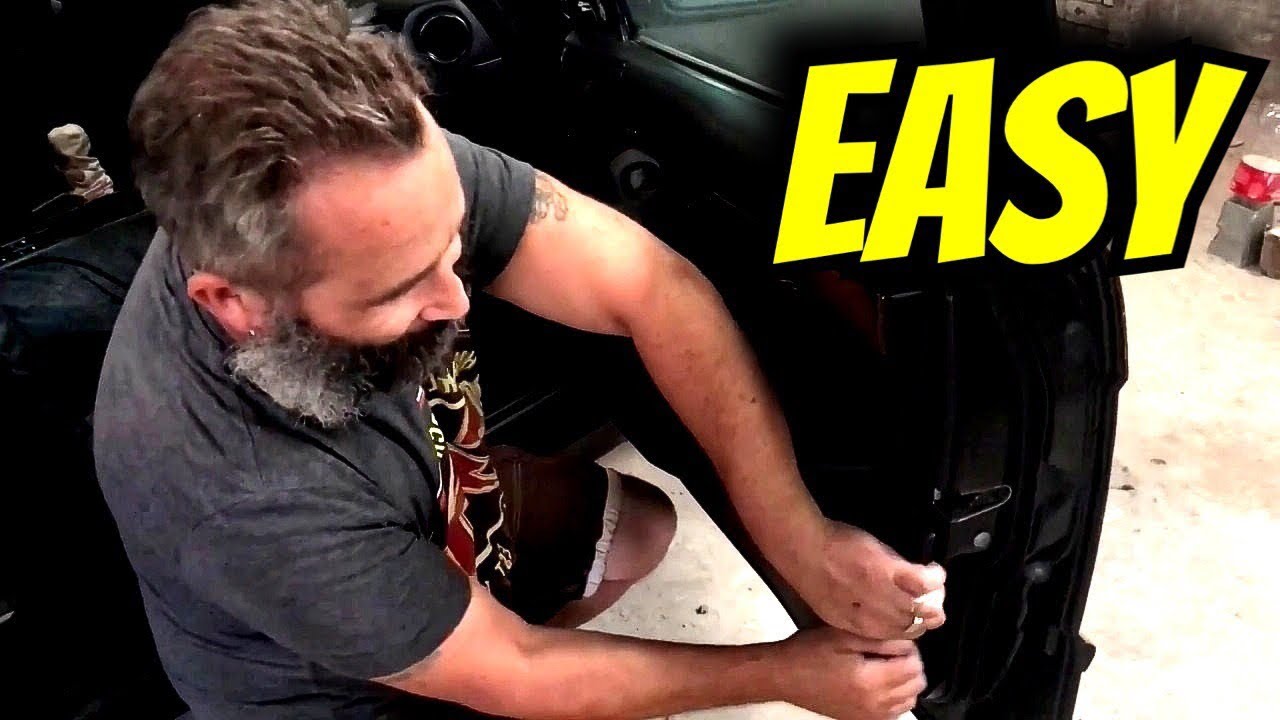 How To Remove A BMW E34 Front Door Card
