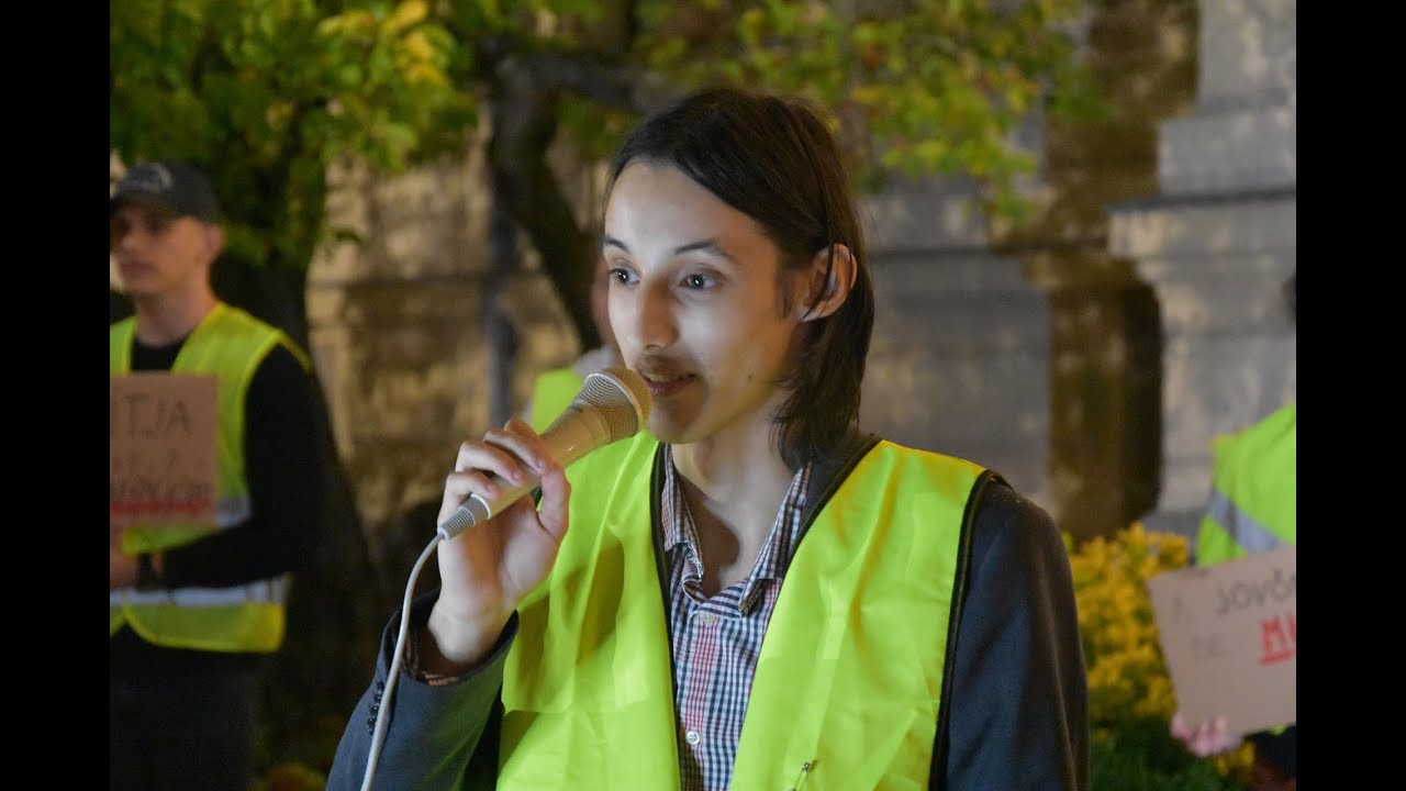 S&uuml;li &Aacute;kos besz&eacute;de - virraszt&aacute;sos t&uuml;ntet&eacute;s az SZTE rektori hivatal&aacute;n&aacute;l - Szeged.hu - 22.09.30.