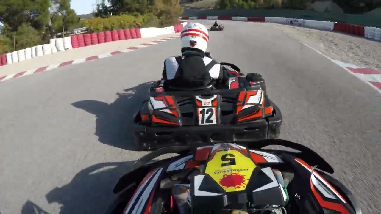 Karting Castellolí   6-12-2025  5 amigos rodando. 20 Karts en pista.
