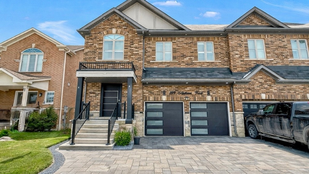 One of the Most UNIQUE Semis in Milton, ON! | 229 Andrews Trail