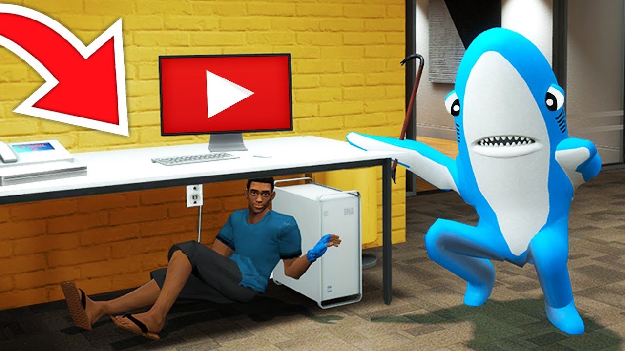 DÉLIRE dans un LOCAL de YOUTUBEUR ! (cache cache gmod)
