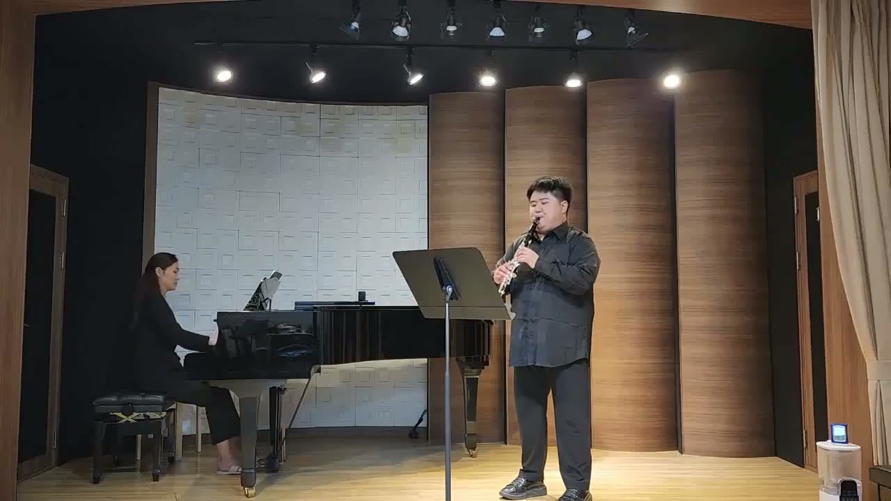 Francis Poulenc - Clarinet Sonata FP. 184 I. Allegro tristamente