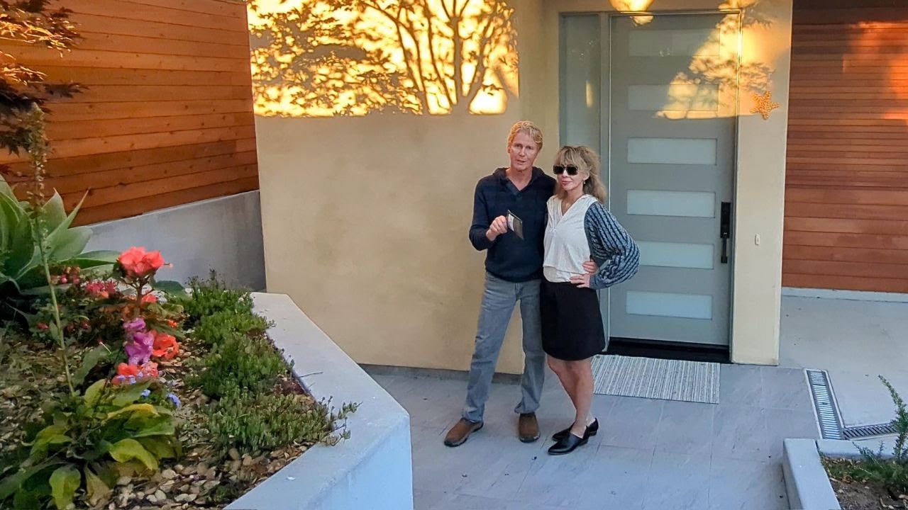 Smooth stucco Applied and explained. Santa Barbara smooth Mission Finish. 