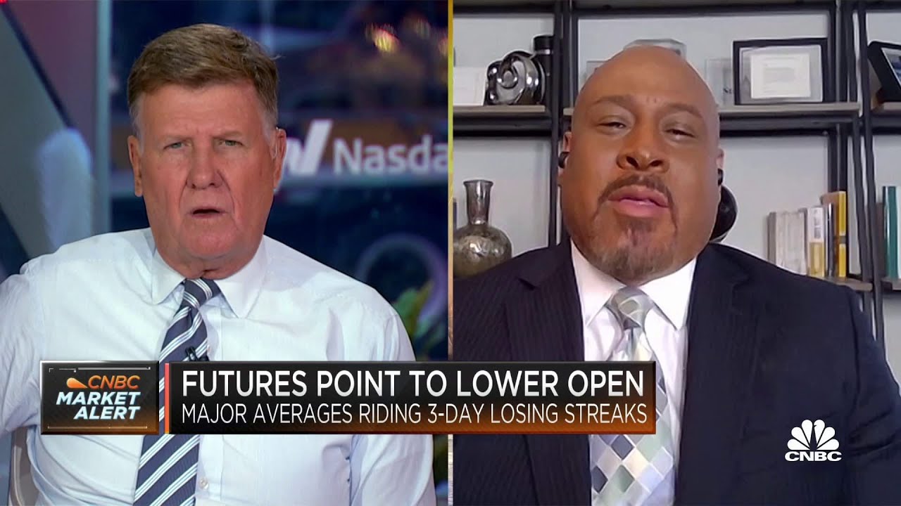 Mega-cap tech stocks will give you strong earnings growth next year, says Veritas&rsquo; Greg Branch