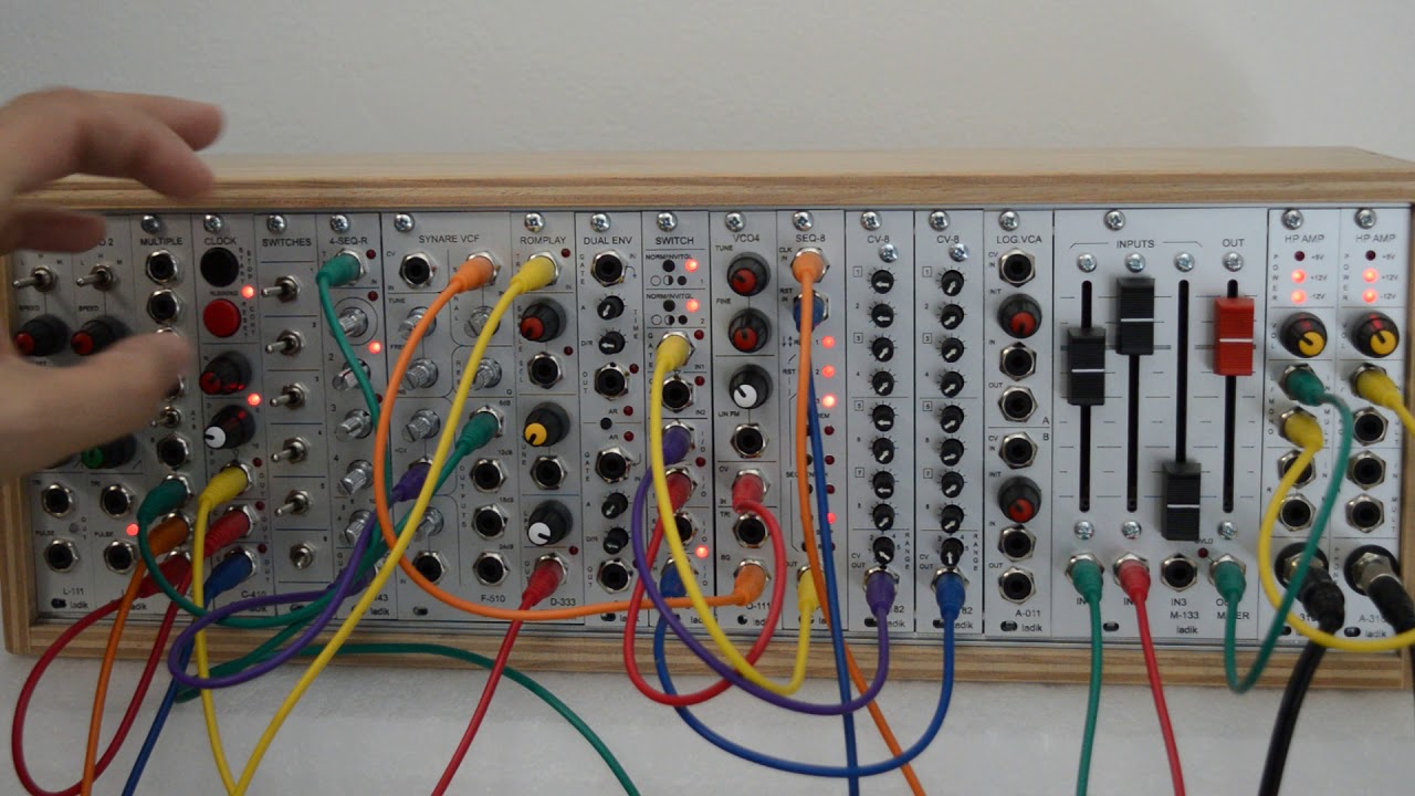 ladik S-220 dual switch chaining two 8-step CVs making 16-step sequence