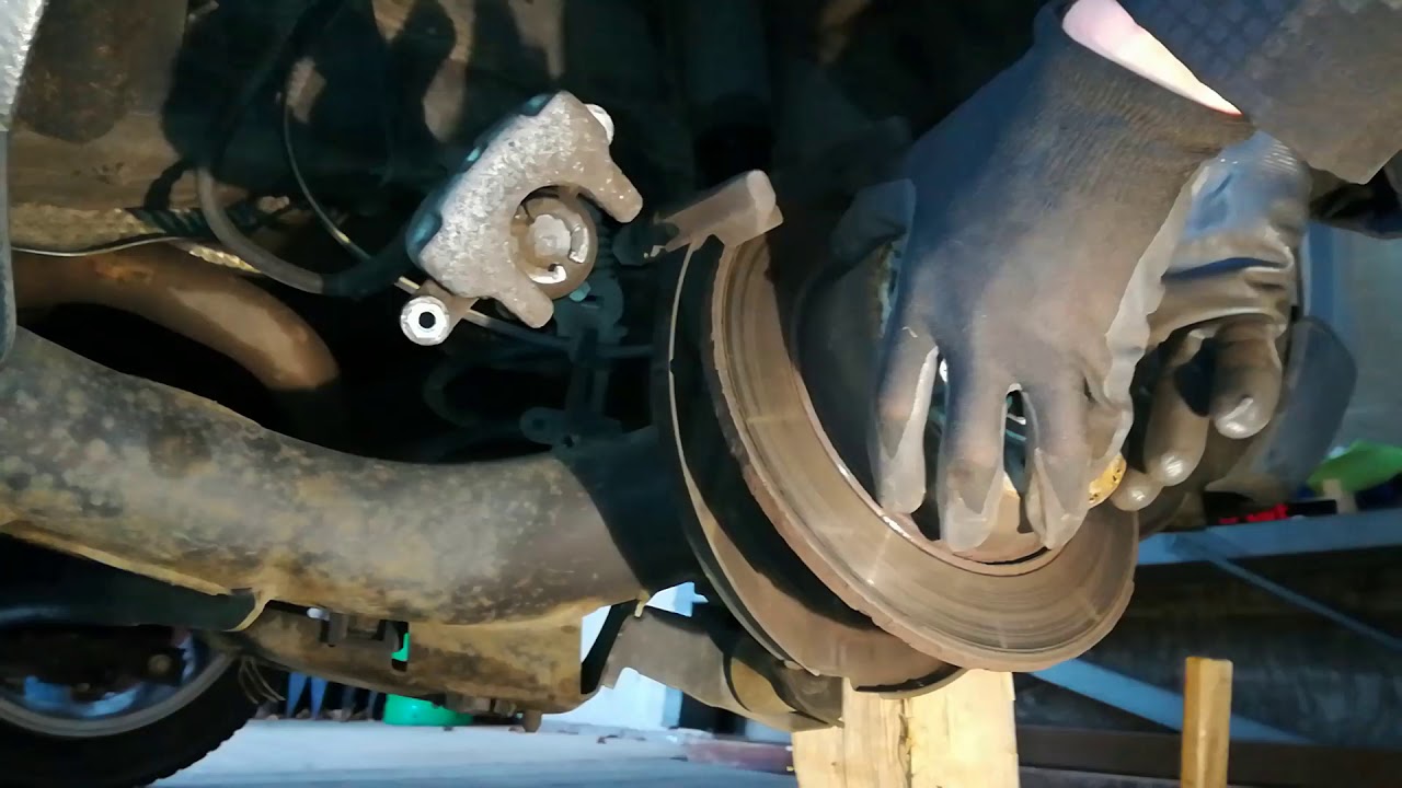 Replacement Rear brakes Seat Leon 5F MK3 DIY VW Škoda Audi (výměna zadních brzd)