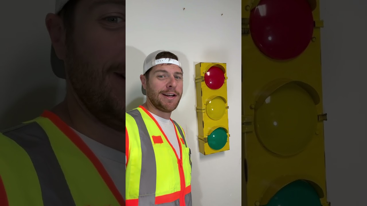 Do You Know How Big A Traffic Light Is? #educational