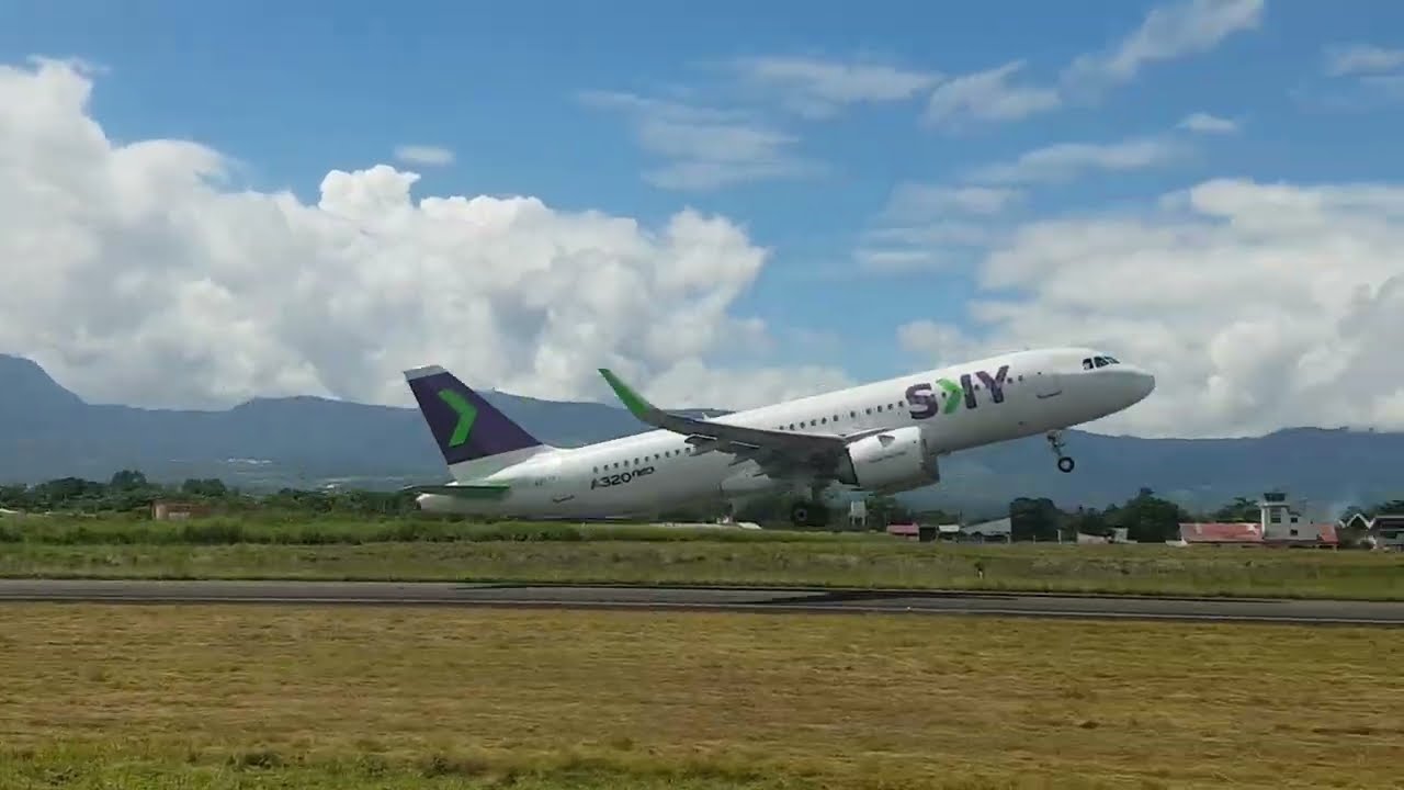 Despegue desde Aeropuerto de Tarapoto Latam, Sky Airline y Star Perú