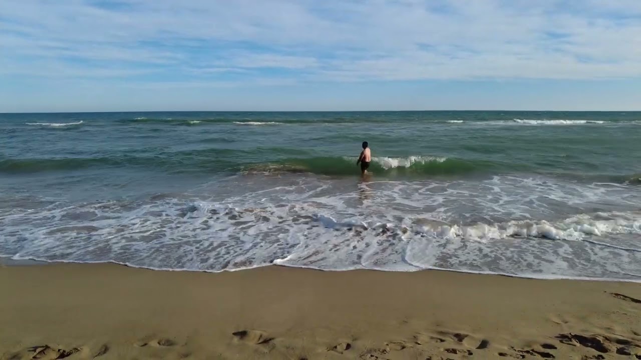 ASMR Gava Mar sounds of waves, wind and sand beach walk