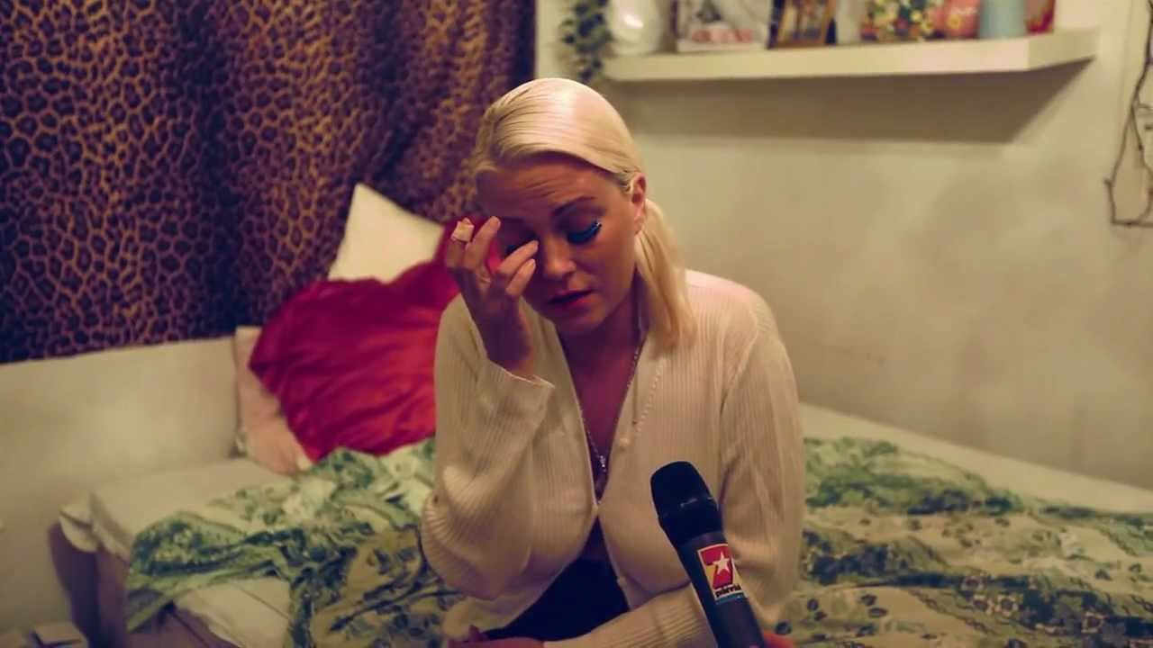 Johanna Tukiainen - rapujuhlat 2012: Julia kommentoi sairauskohtaustaan