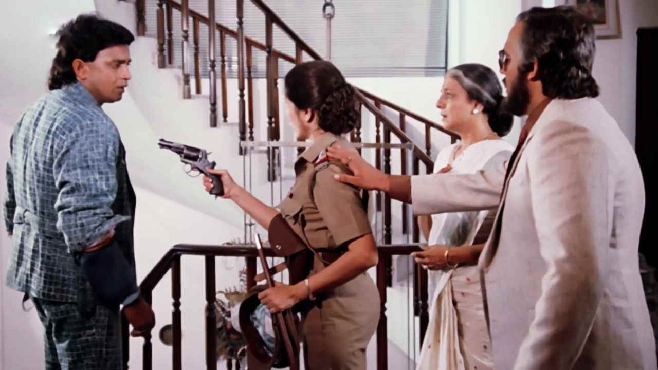 मुझे दो घंटे की मोहलत दे,मैं खुद अपने आप को कानून के हवाले कर दूँगा।Mithun Chakraborty Dushman Scene