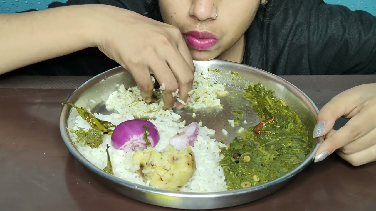 HOMEMADE 😋🤤👌🏼🫣POIE SAAG WITH RICE &AALU CHATNI  GREEN CHILL ll EATING CHALLENGE ll FOOD CHALLENGE ll