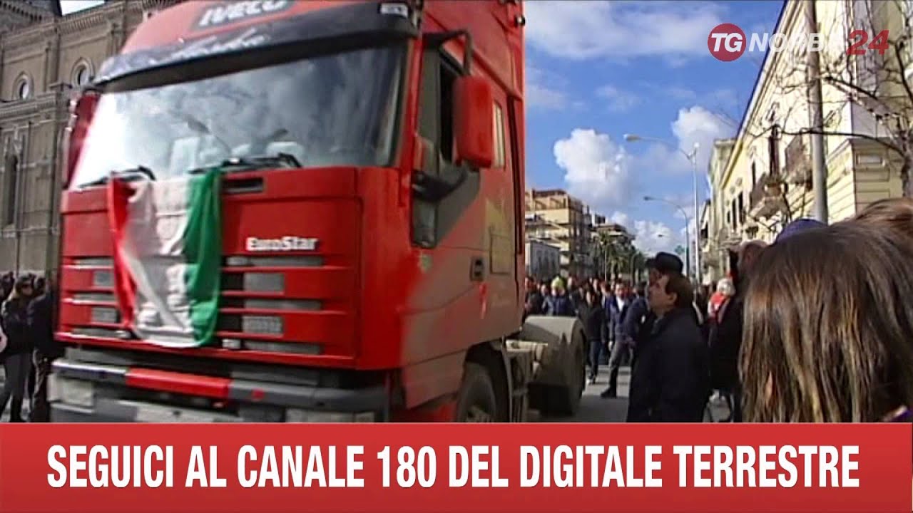 CERIGNOLA TIR BLOCCANO LA CITTA'