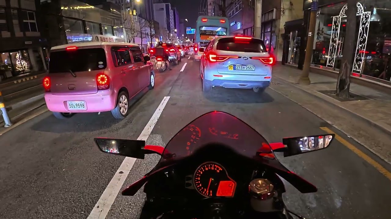 Honda CBR1000RR Fireblade Akrapovic sound [RAW]