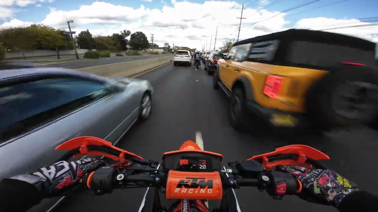 Rush hour ride on my 390 supermoto | MGP Speed pro exhaust [4K] | 2025 KTM 390 SMCR