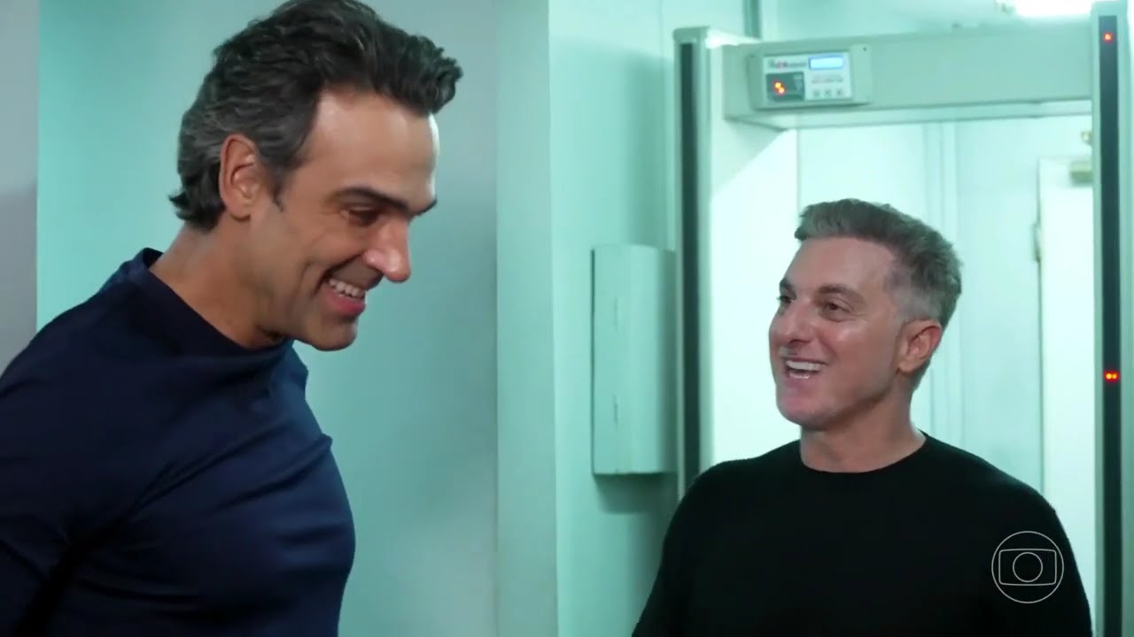 Luciano Huck, Ed Gama e Rafael Portugal visitam os bastidores do BBB 26 | Doming&atilde;o 08/03/2026