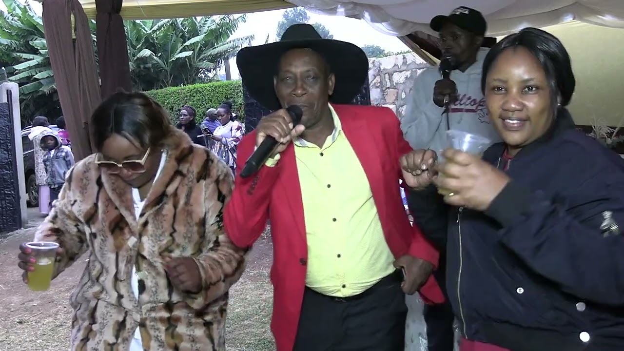 Kajohnie Kariuki Ngogoyo Live Performance