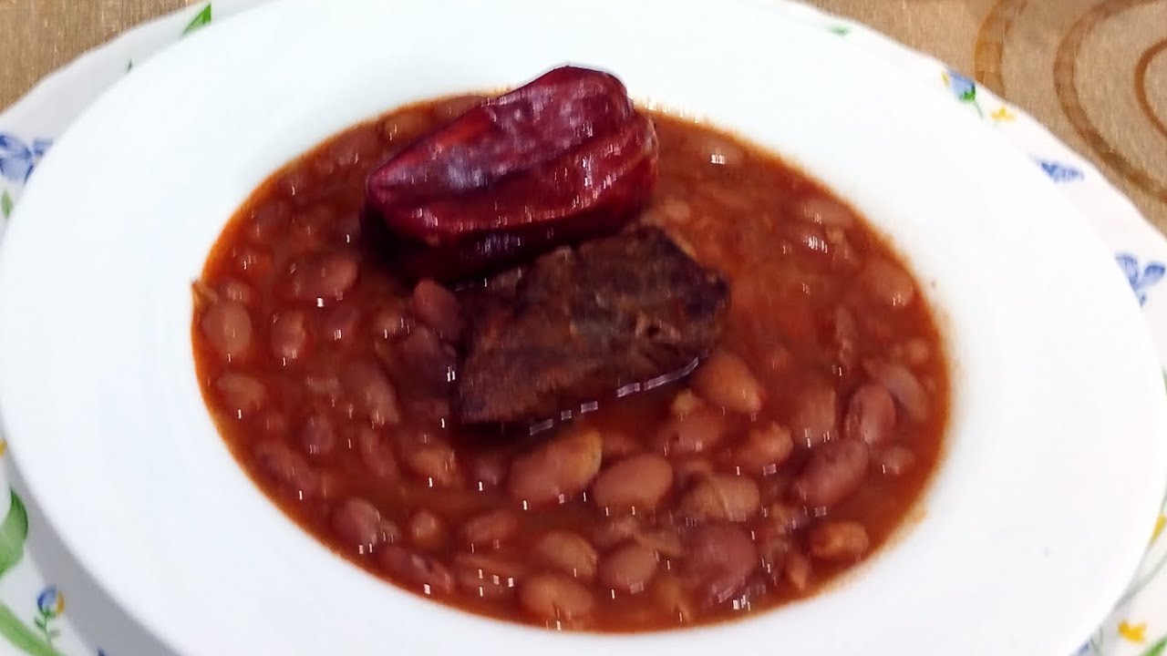لوبيا تفصاص باللحم صوص حمراء  Haricot rouge sauce rouge