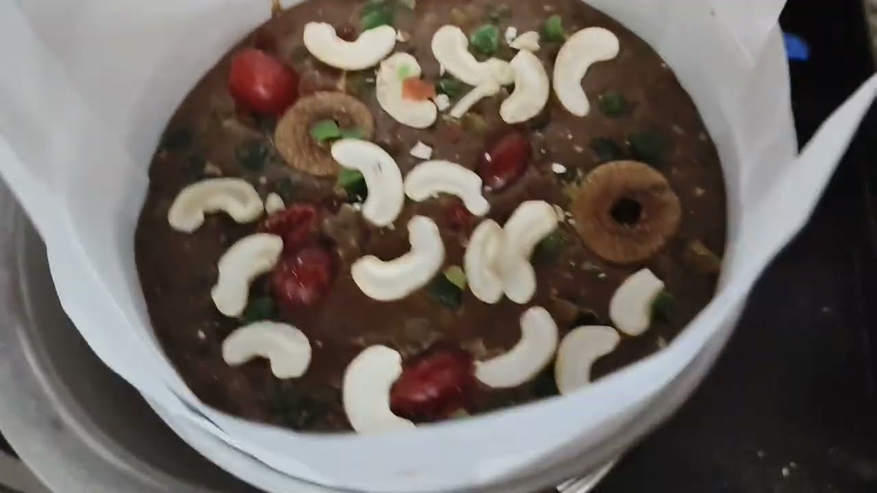 एक घास आणि प्रेमात पडाल असा प्लम केक!