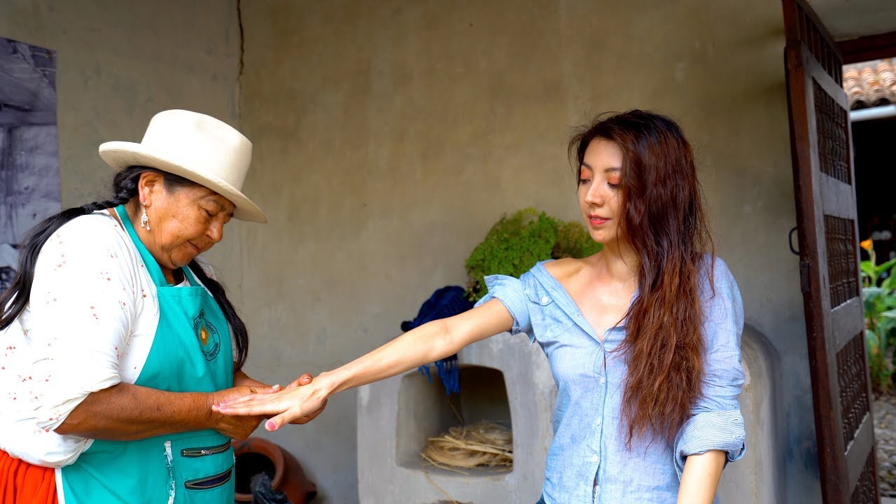 A relaxing, soft-spoken spiritual cleansing & head massage by Doña Isabel for ASMR in Cuenca