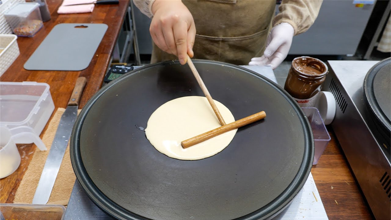 Хрустящий креп Nutella с клубникой и бананом / корейская уличная еда / Korean street food - Crepe