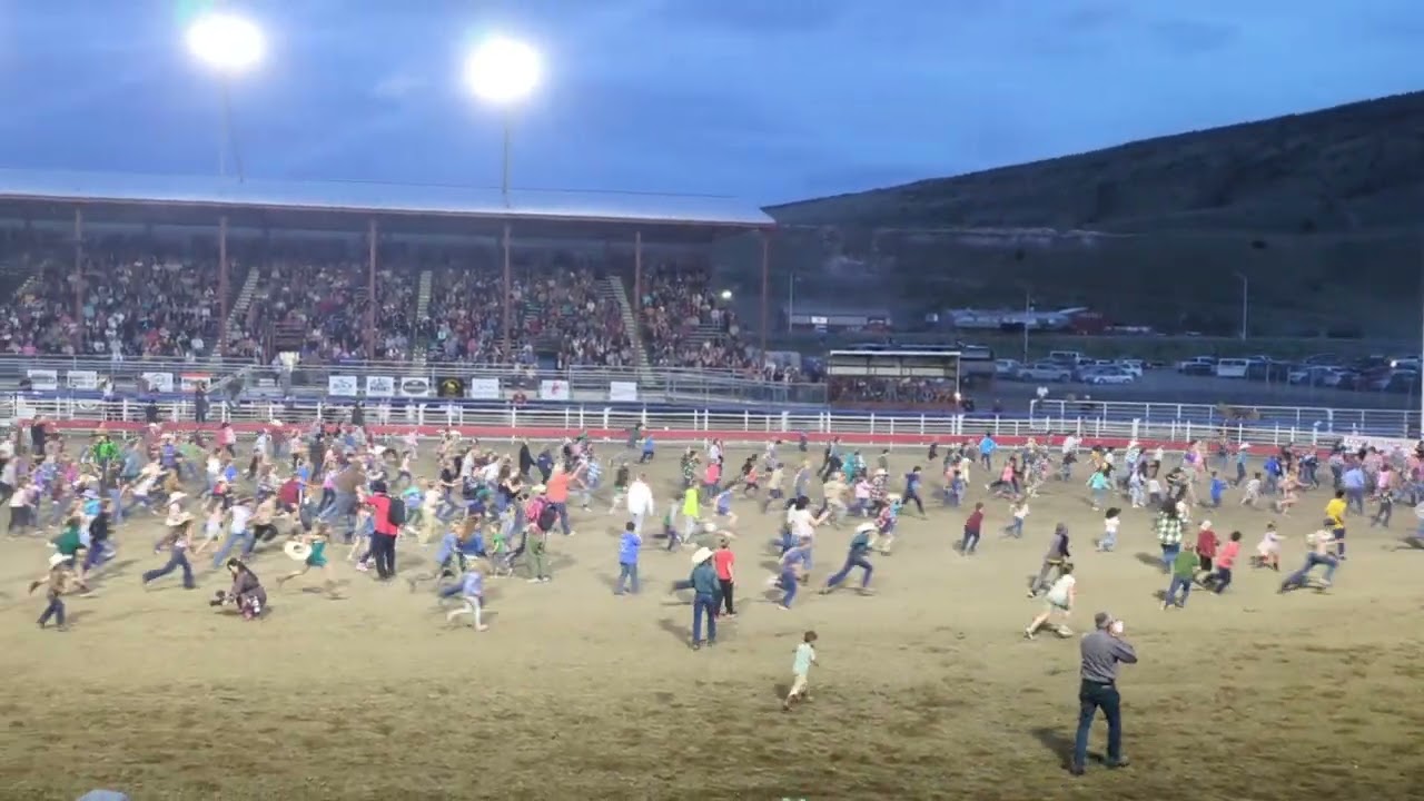 Cody Nite Rodeo Kids calf scramble 6-1-24