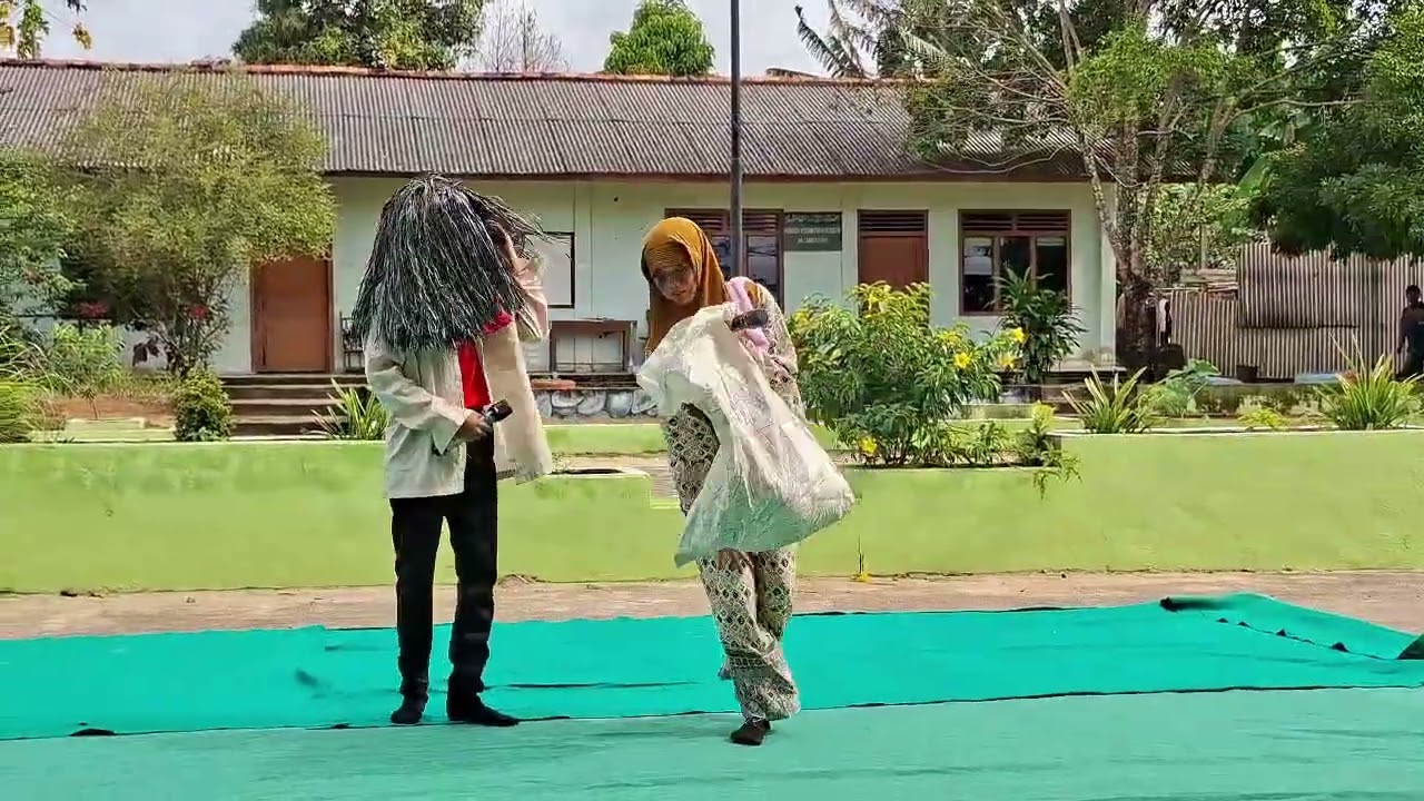 Drama  Persembahan  murid  kelas  XI  MA  Al-Hidayah  Gadung 