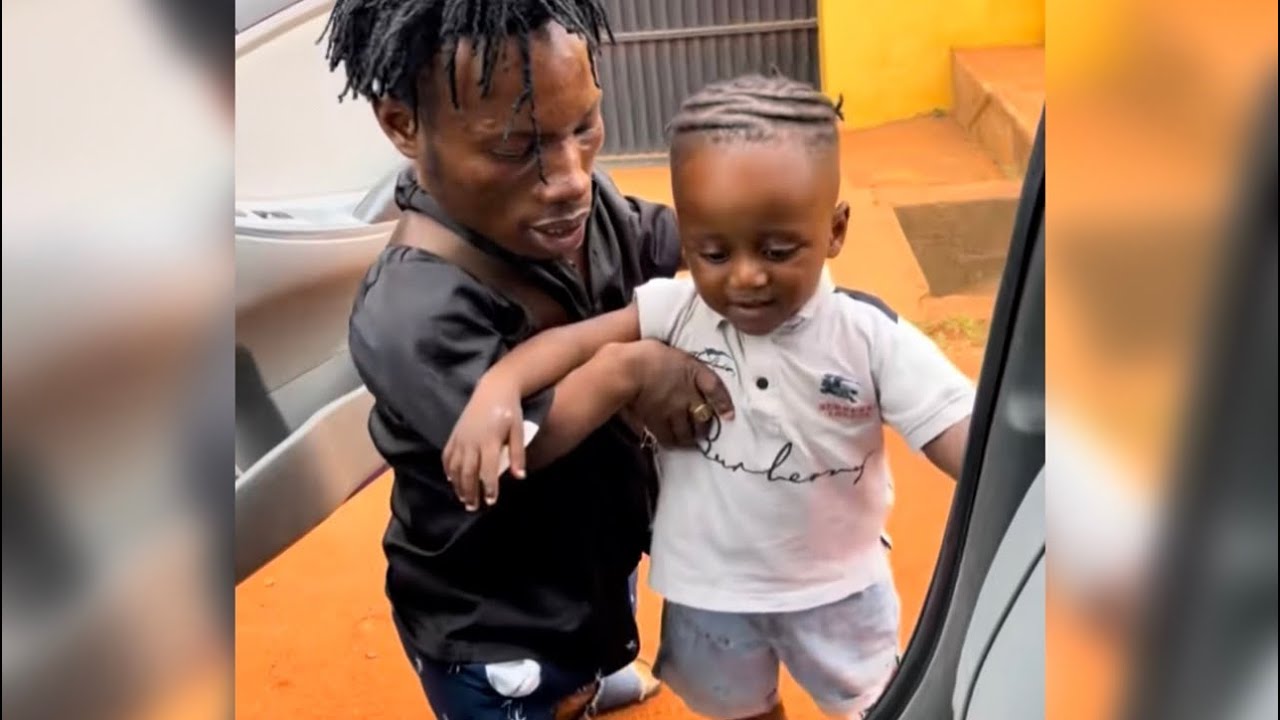 Small Pin and his Obrempong fightinğ over car front,like father like son😂😂😂😂