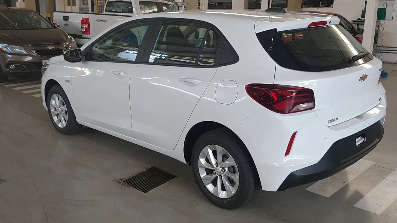 Detalhes novo Onix turbo Hatch LTZ manual 2020 branco summit