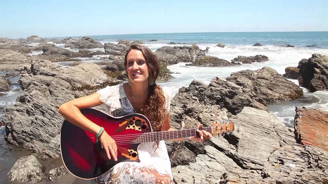 Tere Larrain-Dejando Huella Video oficial