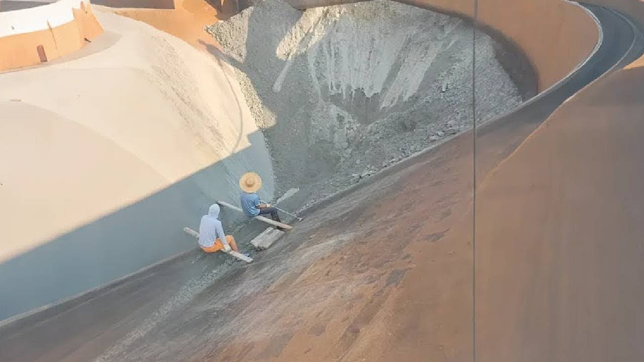 Have you ever seen a 3,000 ton sand barge unload its cargo  #bouldering #automobile #decompression
