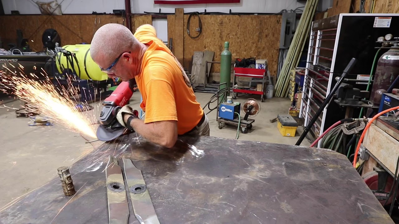 Milwaukee M18 Fuel 7”/9” Large Angle Grinder with a HD12.0 Battery Pack!