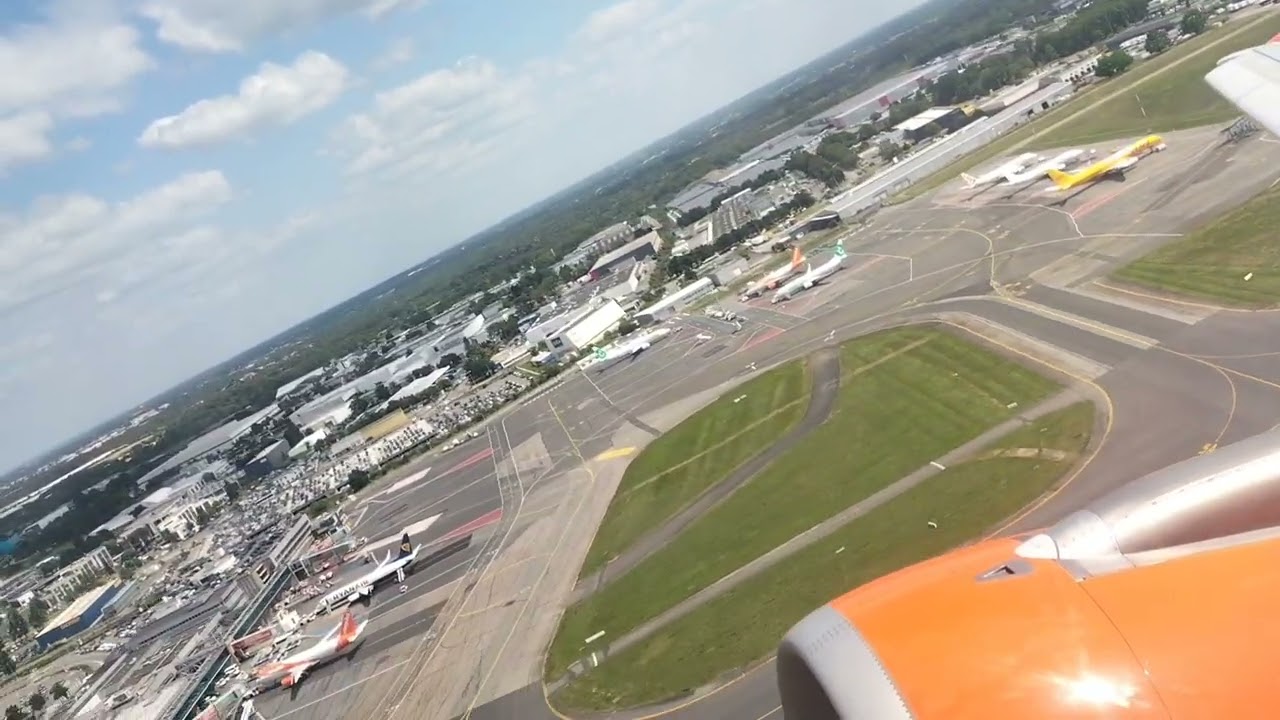 Easyjet A319 takeoff from NTE