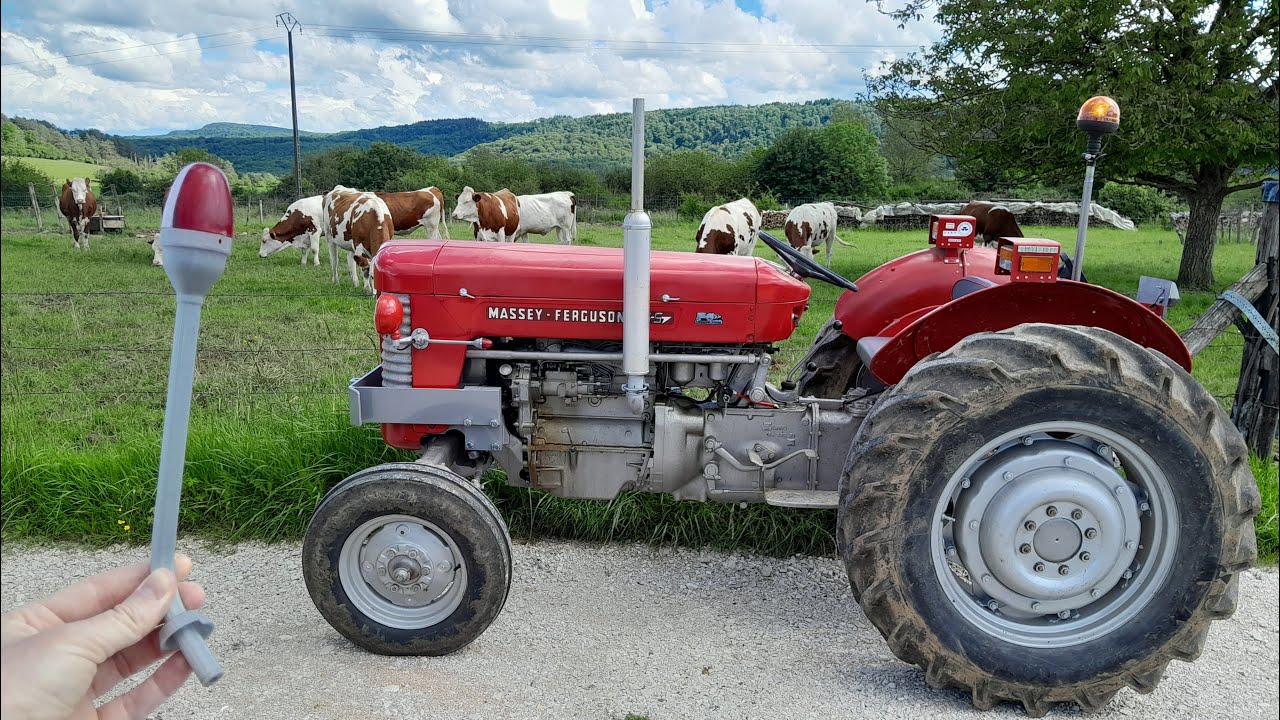 Feux de position rétractable sur Massey Ferguson 65 réalisé par imprimante 3D cabochon tracteur