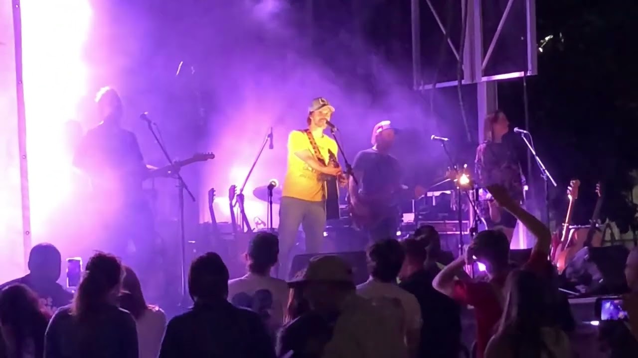 Vincent Vallières - On va s'aimer encore (live) Montréal-Est 2024-07-19