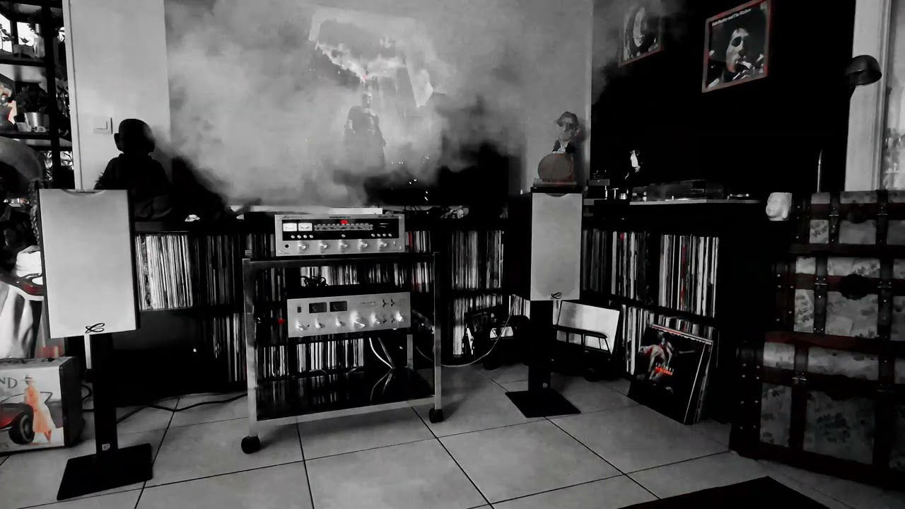 The dark knight Marantz 2225 & Cabasse mt 32